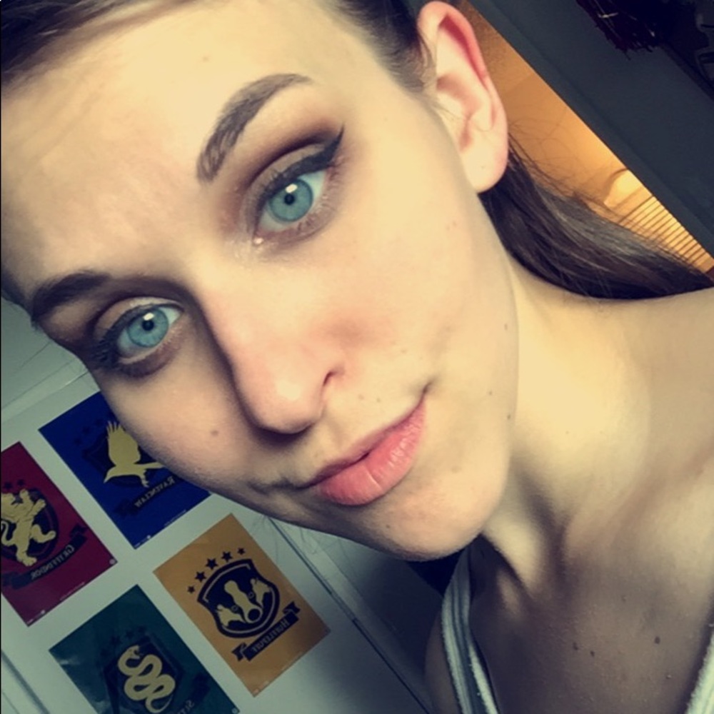 Meet your Posher, Katelyn